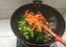 西兰花炒牛肉的做法图解6