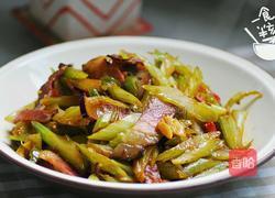 芹菜腊肉的做法图解7