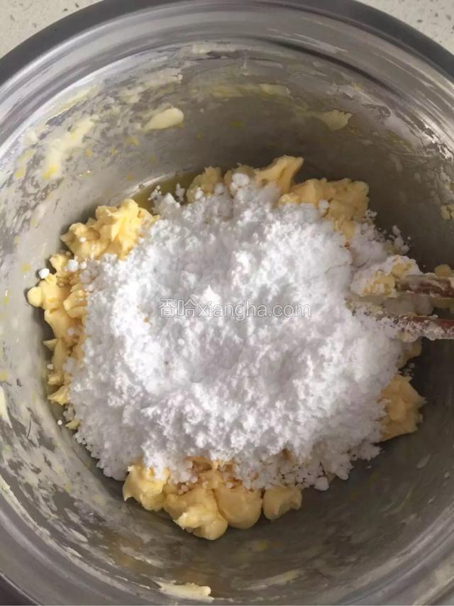 加入糖粉混合。