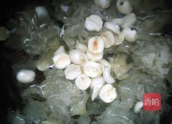 红枣冰糖银耳莲子羹的做法图解6