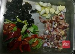 小炒鸡胗的做法图解1