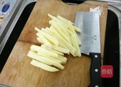 炸土豆条的做法图解2