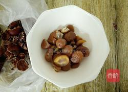 雪碧栗子鸡的做法图解2