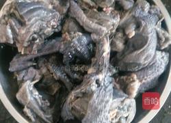 椰子煲乌鸡的做法图解1