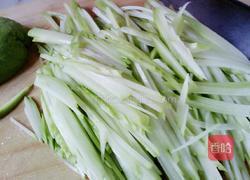 炒洋瓜丝的做法图解1