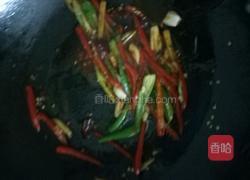 香菇炒鸡肉的做法图解5