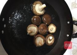 香菇猪肉虾仁饺子的做法图解2