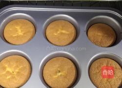 威风小蛋糕的做法图解3