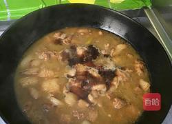 黄花菜烧肉的做法图解2