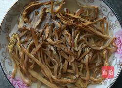 黄花菜烧肉的做法图解3