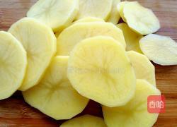 土豆秋葵饼的做法图解1