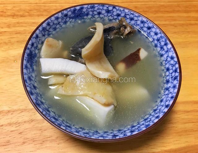 乌鸡椰子花胶汤