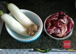 萝卜煲牛腩的做法图解1