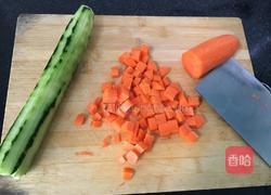 卤牛肉炒黄瓜胡萝卜的做法图解1