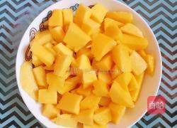 芒果椰奶西米露的做法图解1