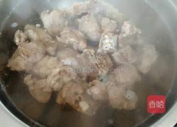 脊骨土豆海鲜锅的做法图解3