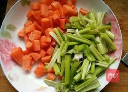 芹菜花生米的做法图解2