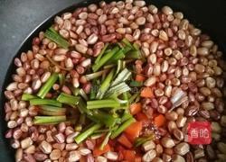 芹菜花生米的做法图解4