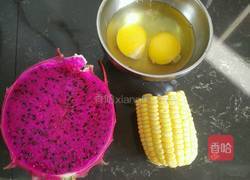 火龙果鸡蛋饼的做法图解1