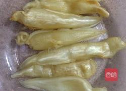 金龙胶海参炖鸡汤的做法图解2