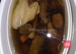 金龙胶海参炖鸡汤的做法图解5