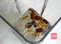 芡实核桃汁的做法图解3