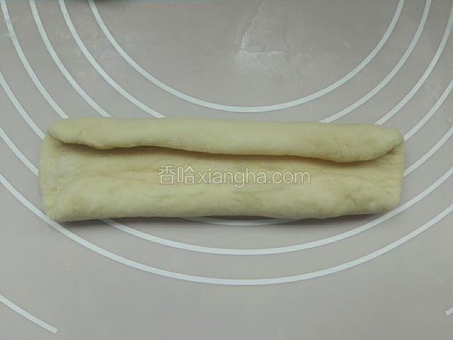 从两边对着卷起