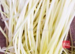 韭菜黄香菇猪肉饺子（附带详细包饺子步骤）的做法图解1