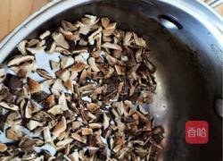 韭菜黄香菇猪肉饺子（附带详细包饺子步骤）的做法图解4