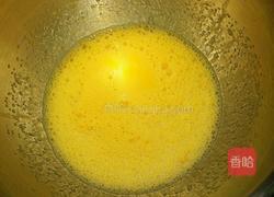 葡萄干樱桃果酱蛋糕卷~抹茶双色蛋糕卷的做法图解6