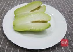 佛手瓜炒木耳的做法图解3