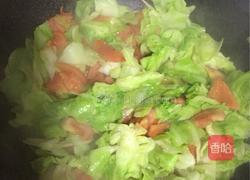 卷心菜炒西红柿的做法图解2