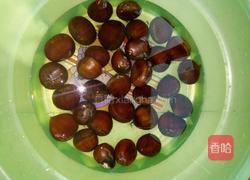 水煮毛栗的做法图解1