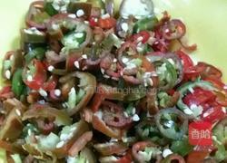 尖椒牛肉丁的做法图解2