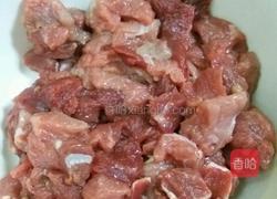 尖椒牛肉丁的做法图解3