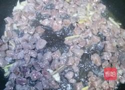 尖椒牛肉丁的做法图解9