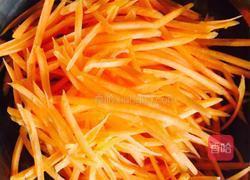 西芹炒胡萝卜丝的做法图解3