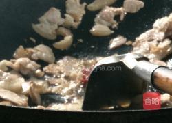 回锅肉煎豆腐的做法图解5