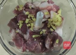 香菇肉馅水饺的做法图解2