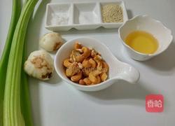 白灼西芹百合的做法图解1