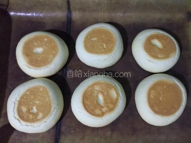 放入预热好的烤箱 150度 15分钟 