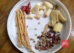 农家野生菌炖鸡的做法图解3