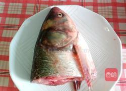 剁椒鱼头的做法图解1