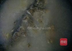 鲫鱼萝卜汤的做法图解3