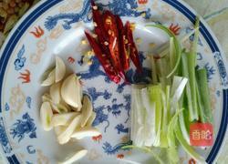 胡萝卜炒山药的做法图解3