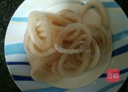 爆鱿鱼圈的做法图解2