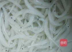 银鱼莼菜汤的做法图解1