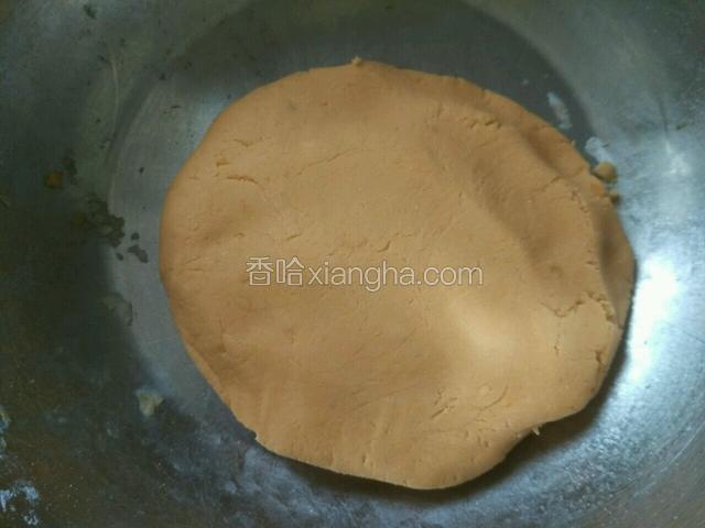 揉成面团后醒一会～