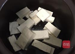 玉米豆腐菌汤的做法图解2