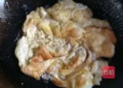 Illustration of how to make egg fried noodles 8